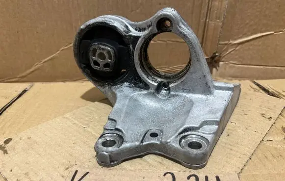 Citroen Xsara Engine mounting bracket 9637792680