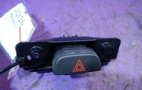 Ford Fiesta Hazard light switch 