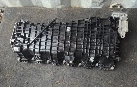 BMW 5 G30 G31 Intake manifold 8603913 19189610 72342111