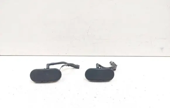 Audi A3 S3 8P Windshield washer spray nozzle 8P0955987 8P0955988