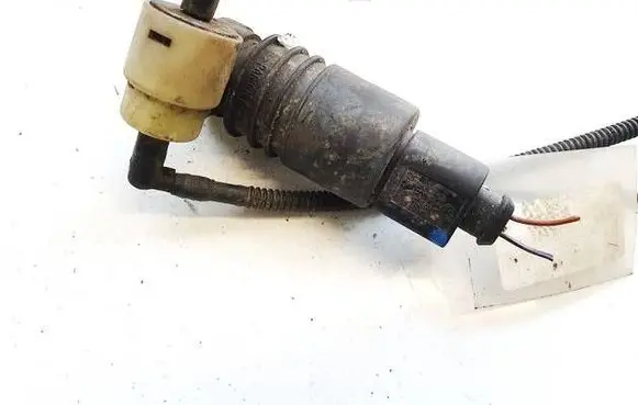 Audi A4 S4 B5 8D Windscreen/windshield washer pump 1j0973722