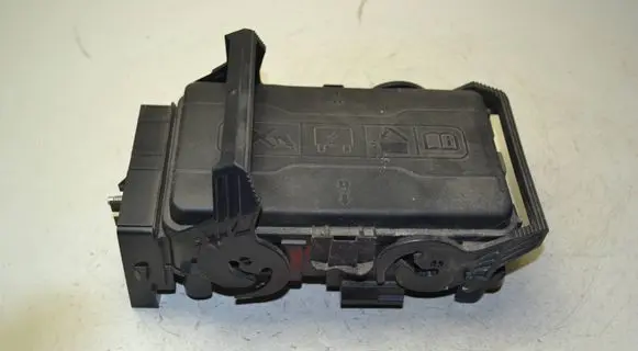 Opel Insignia B Fuse module 39200662 132204220