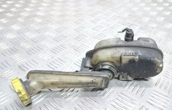 Chrysler Voyager Brake fluid reservoir 