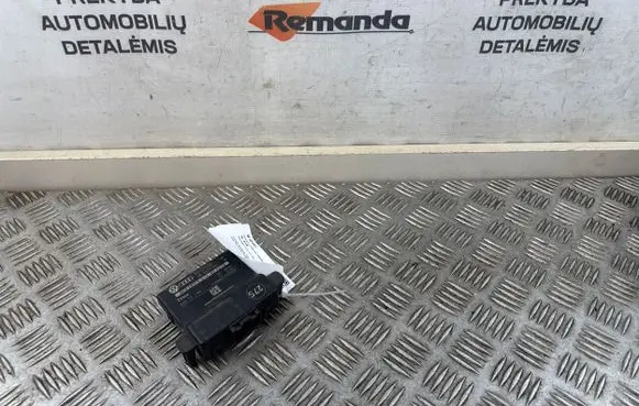 Volkswagen Golf V Gateway control module 1K0907530E