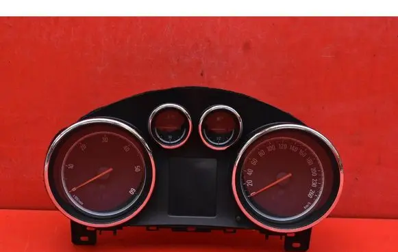 Opel Astra J Speedometer (instrument cluster) 