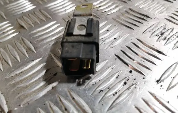 KIA Sorento Other relay E466330130 DC12V25A