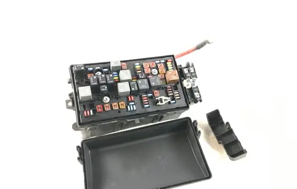 Opel Insignia A Fuse module 13485548 13253661 544949969