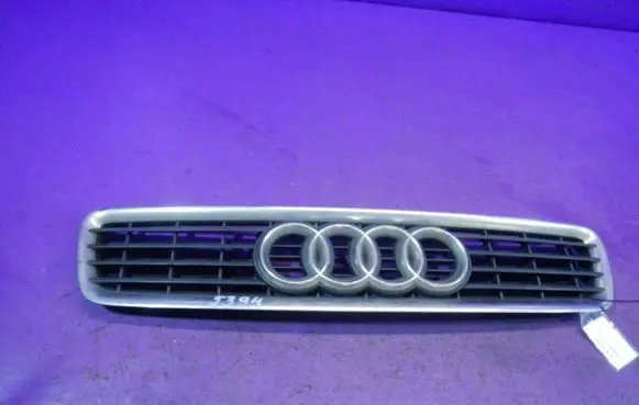 Audi A4 S4 B5 8D Front grill