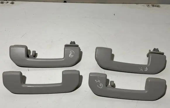 Citroen C5 Aircross A set of handles for the ceiling 