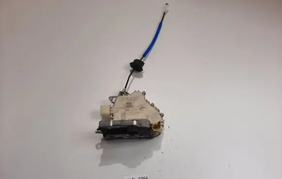 Audi A4 S4 B8 8K Front door lock 8J1837015C
