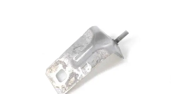 Maserati Ghibli Fender mounting bracket D384