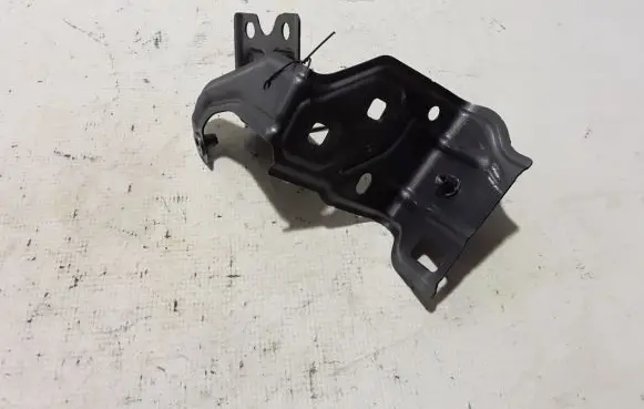 Mercedes-Benz GLA H247 Fender mounting bracket A2477881500