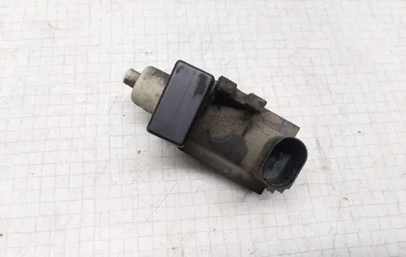 Audi A4 S4 B6 8E 8H Turbo solenoid valve 8E0906627