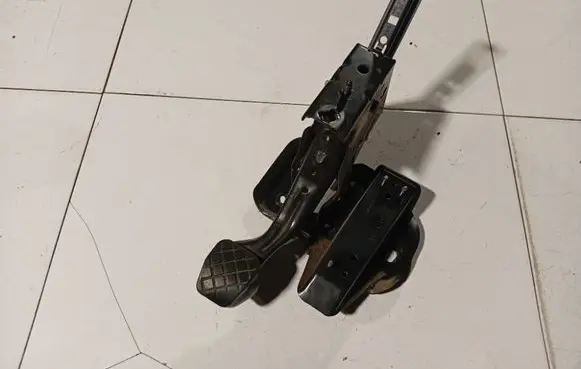 Skoda Octavia Mk1 (1U) Brake pedal 1J1721058BS