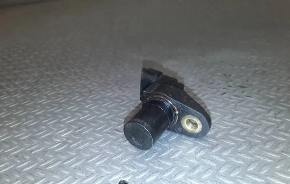Mercedes-Benz B W245 Camshaft position sensor A0051531328