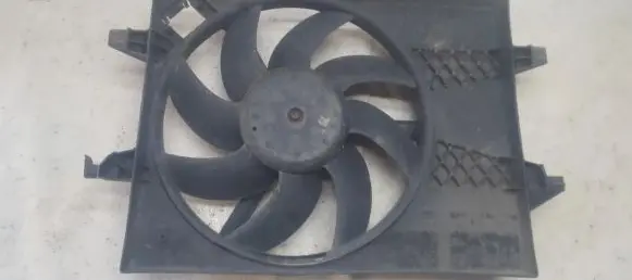 Ford Fusion Radiator cooling fan shroud 8240367 824.0367