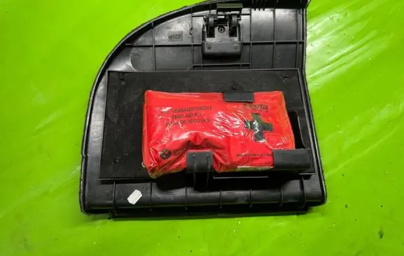 BMW 5 E60 E61 Other trunk/boot trim element 7050368 52107010