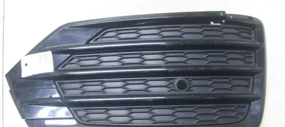 Audi Q3 8U Front bumper lower grill 8U0807152C