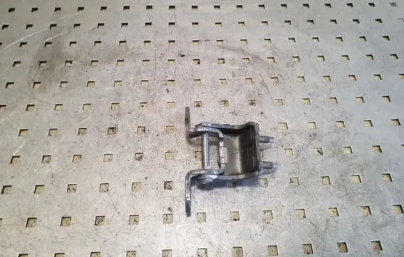 Honda CR-V Rear door upper hinge