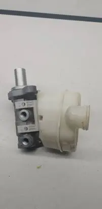 Ford Mustang VI Master brake cylinder 2A032 38077