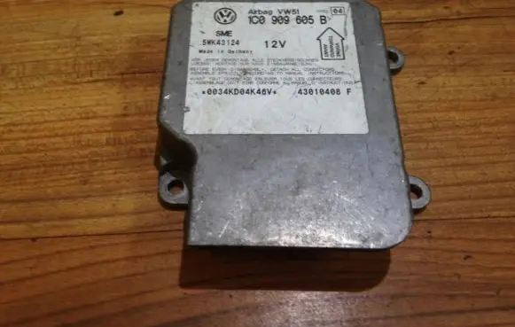 Volkswagen PASSAT B5.5 Airbag control unit/module 1c0909605b 5wk43124