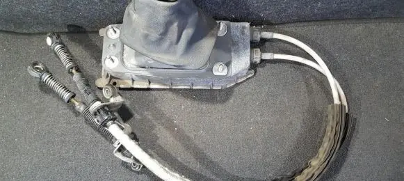 Gear shift cable linkage
