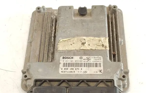 Alfa Romeo GT Engine control unit/module 55195935 00551986740 0261S01033