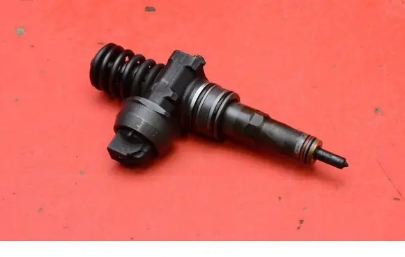 Skoda Fabia Mk2 (5J) Fuel injector 0414720314