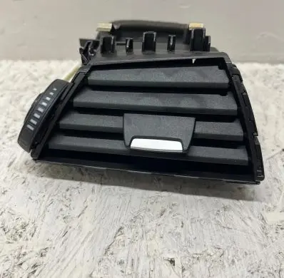 BMW 1 F20 F21 Dash center air vent grill 9205356