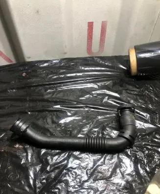 Volkswagen Polo Breather hose/pipe 045103493D