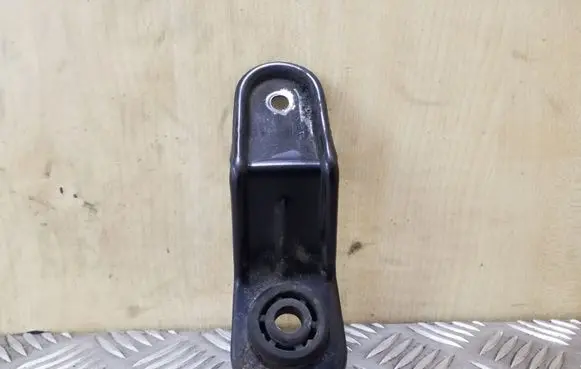 Opel Antara Radiator mount bracket