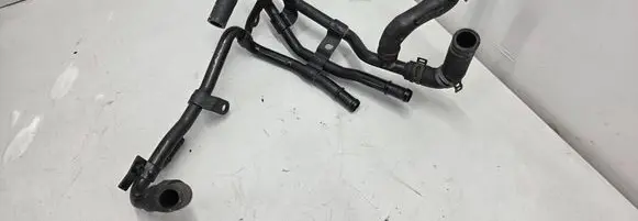 Engine coolant pipe/hose