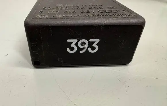 Audi A6 S6 C5 4B Light relay 4B0919471A