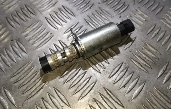 Opel Vectra C Camshaft vanos timing valve 12992408
