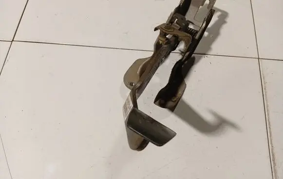 Honda Accord Clutch pedal 