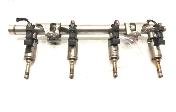 Volkswagen Golf VII Fuel main line pipe 04E133320D
