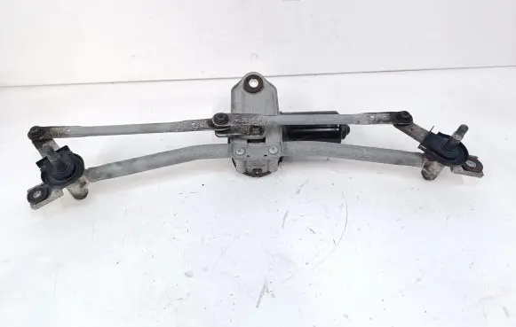 KIA Sportage Front wiper linkage and motor
