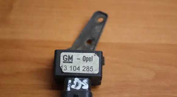 Opel Astra H Sensor 13104285 002455008000