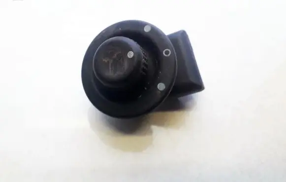 Renault Laguna II Wing mirror switch 8200002442B