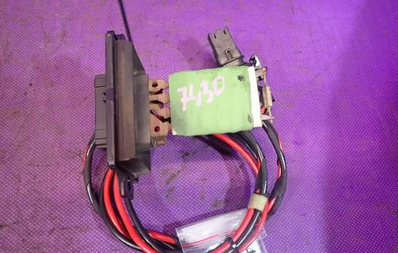 Renault Modus Heater blower motor/fan resistor