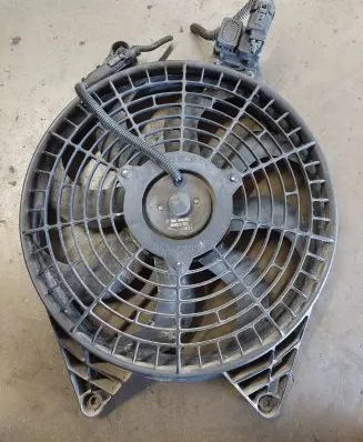 KIA Carnival Air conditioning (A/C) fan (condenser) 