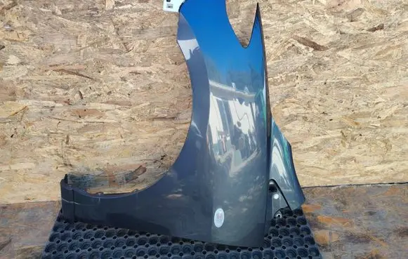 Mazda 5 Fender
