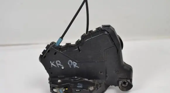 Toyota Verso Front door lock A046693