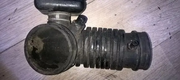 Air intake hose/pipe