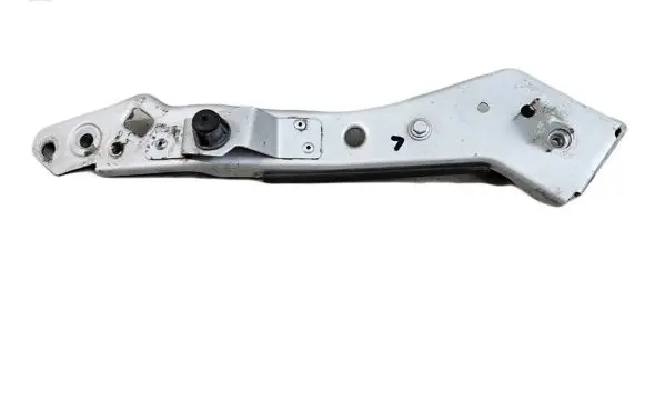 Renault Megane III Fender mounting bracket 6251306D 26209