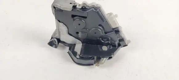 Toyota Prius (XW50) Front door lock 