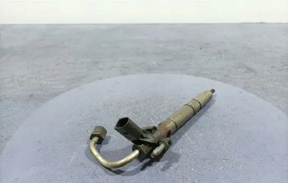 Fuel injector