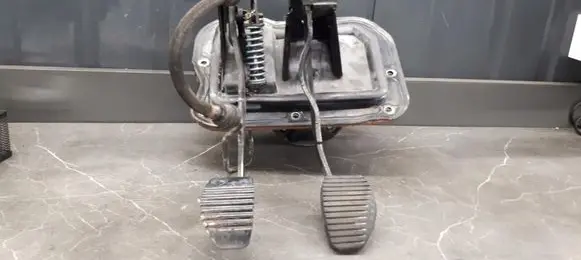 Peugeot 307 Pedal assembly 96334201a