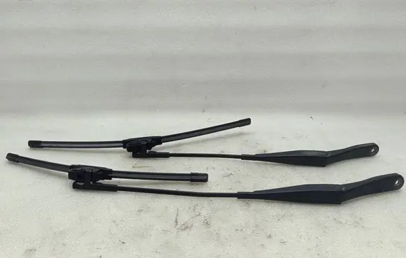 Opel Astra H Windshield/front glass wiper blade 13111220 0438