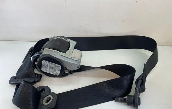 Mercedes-Benz B W245 Front seatbelt 1698603385